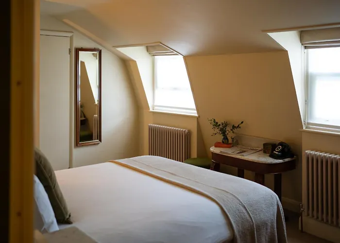Top-Rated Affordable Accommodations Near Central London